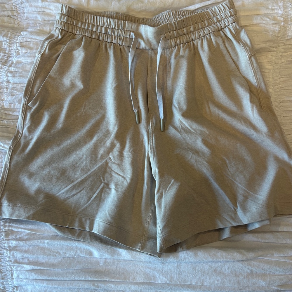Lululemon Men’s Soft Jersey Shorts 5”